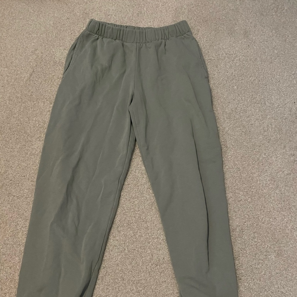 Brandy Melville women’s sage green sweatpants